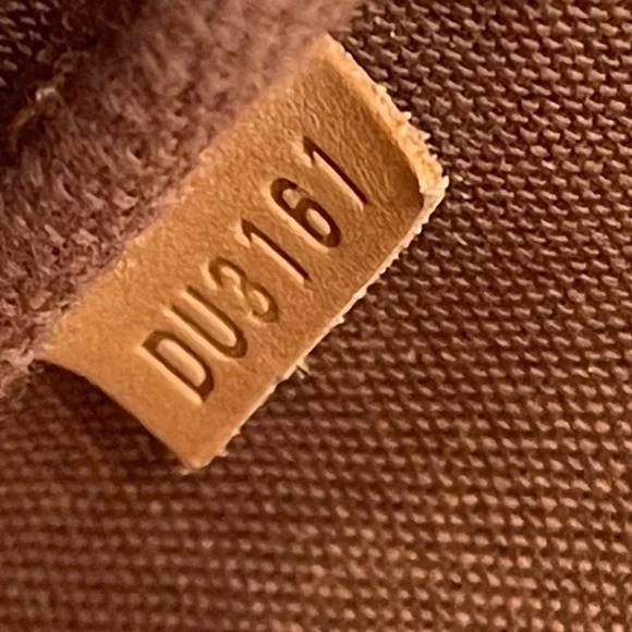 Louis Vuitton monogram mini pochette - Picture 10 of 16